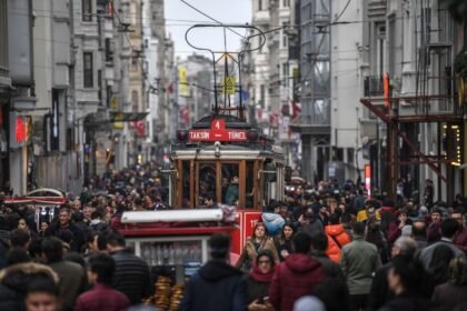 Jobless rate hits record low, Şimşek pledges productivity push