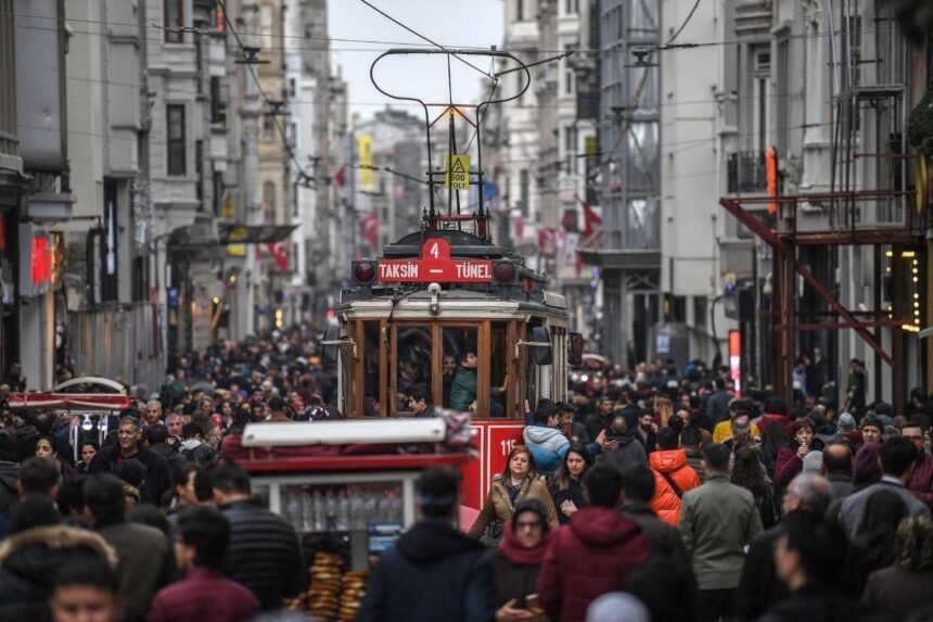 Jobless rate hits record low, Şimşek pledges productivity push