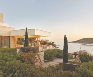 Now, restaurants choose the hotel