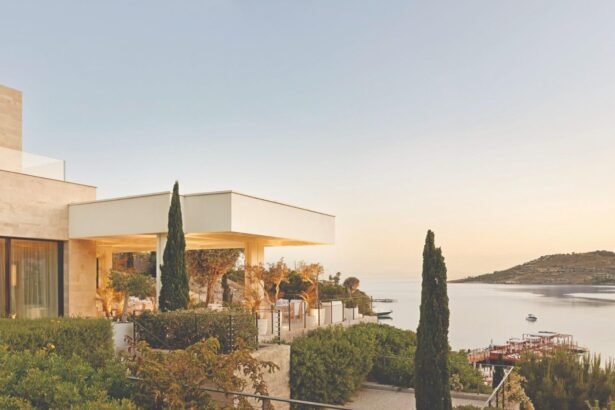Now, restaurants choose the hotel
